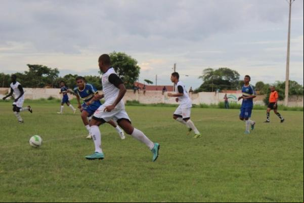Nos amistosos que realizou na temporada, time de Altos não deu moleza para adversários.(Imagem:Renan Morais)