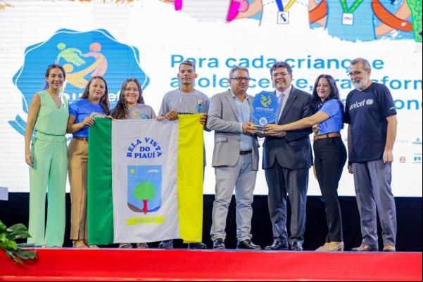 Prefeitos e alunos de 94 municípios celebram prêmio por ações em prol de crianças e adolescentes.(Imagem:Divulgação)