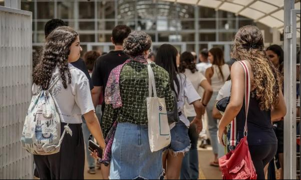 Fundo concede financiamento até 100% dos custos de cursos de graduação.(Imagem:Rafa Neddermeyer/Agência Brasil)