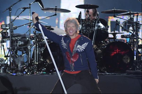 Jon Bon Jovi e Whindersson(Imagem:Reprodução)