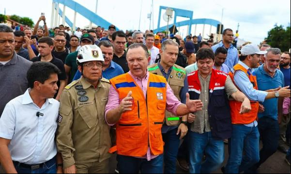 Governador do Maranhão em Estreito para averiguar a situação da ponte Juscelino Kubitschek de Oliveira, que desabou nesse domingo.(Imagem:Reprodução/Instagram)
