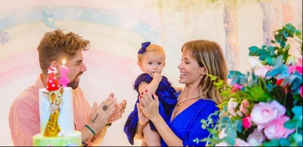 Flavio e Juliana no aniversário de 1 ano de Liz.(Imagem:Reprodução/Instagram)