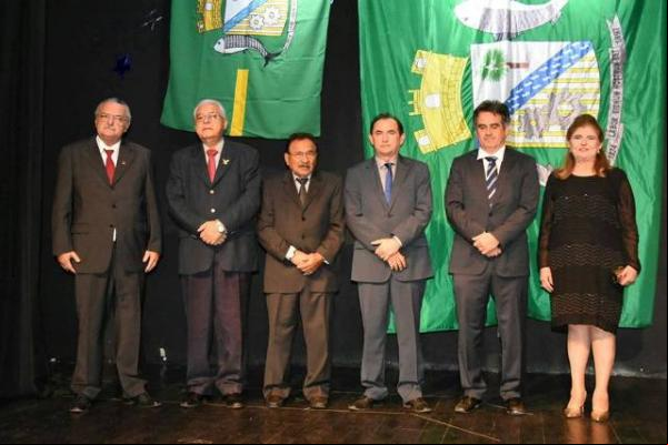 Autoridades recebem medalhas do Mérito