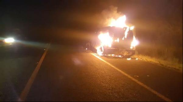 PRF atende incêndio na BR 343(Imagem:PRF)
