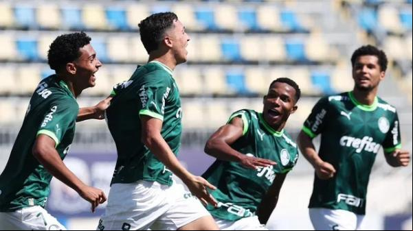 Palmeiras comemora gol contra o Corinthians na semifinal do sub-20.(Imagem:Fabio Menotti/Palmeiras)