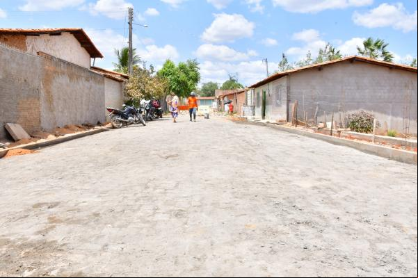 Vereadores de Floriano acompanham visita a obras em andamento na cidade.(Imagem:CMF)