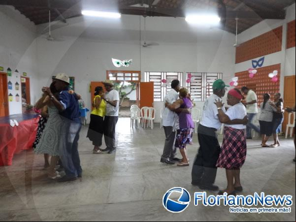 Homenagem às mulheres reúne idosas do grupo AMI no CRAS II.(Imagem:FlorianoNews)