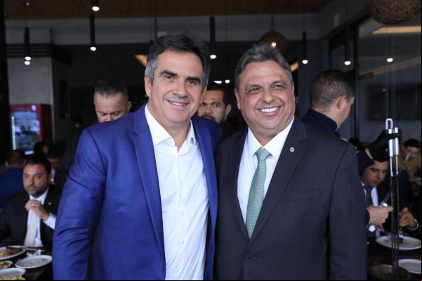 Senador Ciro Nogueira promove almoço de confraternização com prefeitos piauienses.(Imagem:Divulgação)