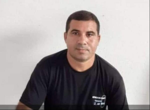 Raimundo Soares Penha, de 38 anos, morreu após colisão entre carro e moto, em Teresina.(Imagem:Reprodução/Facebook)