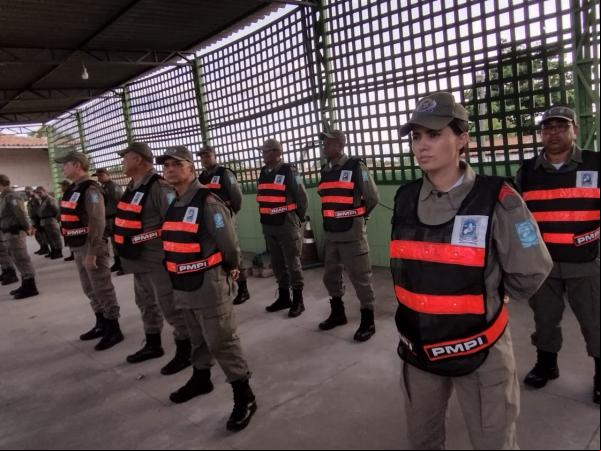 Governadora entrega motocicletas para PM em Floriano(Imagem:FlorianoNews)