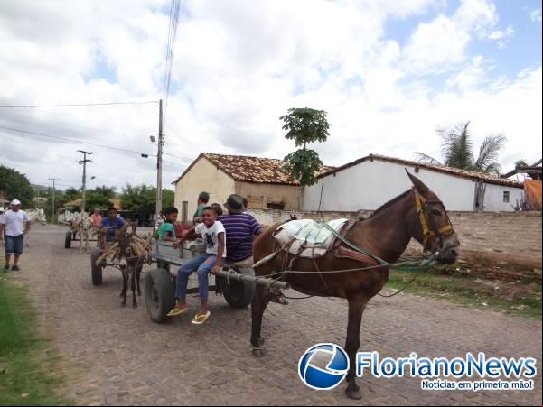 Festa dos Carroceiros atraiu dezenas de participantes em Nazaré do Piauí.(Imagem:FlorianoNews)