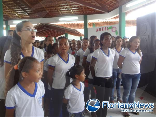 São Francisco do Piauí inaugura escola modelo com presença de autoridades.(Imagem:FlorianoNews)