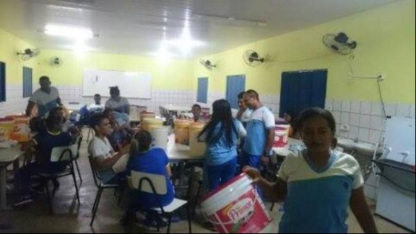Alunos da rede estadual desenvolvem e doam filtros para a Vila Vicentina.(Imagem:FlorianoNews)
