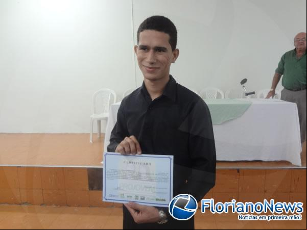 Jovensde Floriano receberam certificado do Projovem Trabalhador.(Imagem:FlorianoNews)