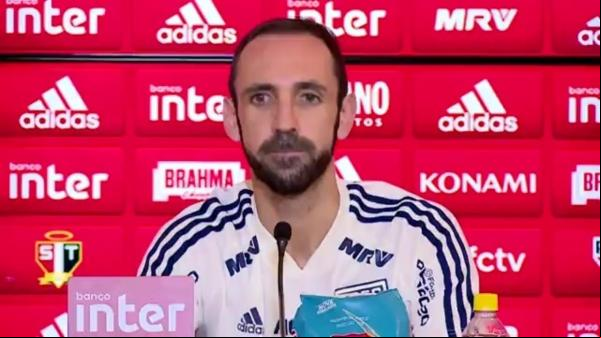 Lateral-direito também falou do ídolo são-paulino Rogério Ceni: