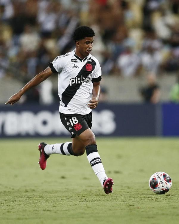 Andrey se despede do Vasco.(Imagem:Daniel Ramalho/Vasco)