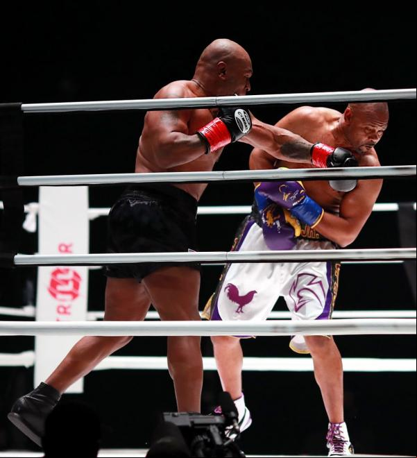 O pugilista evitou citar nomes de possíveis novos rivais. Garante, porém, que espera seguir subindo aos ringues ? e em um número maior de vezes. - Eu já tive 15 lutas em um ano. E(Imagem:Reprodução)