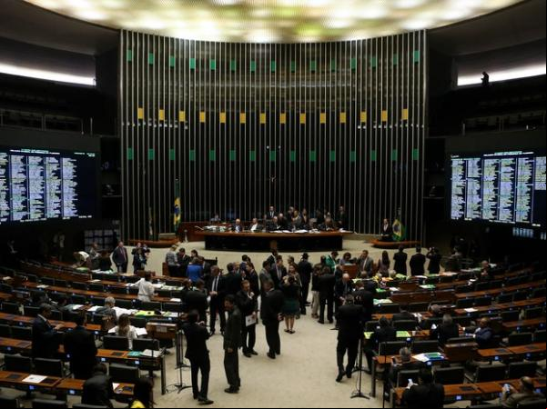Fase de debates do impeachment na Câmara durou quase 43 horas.(Imagem:André Dusek/Estadão Conteúdo)