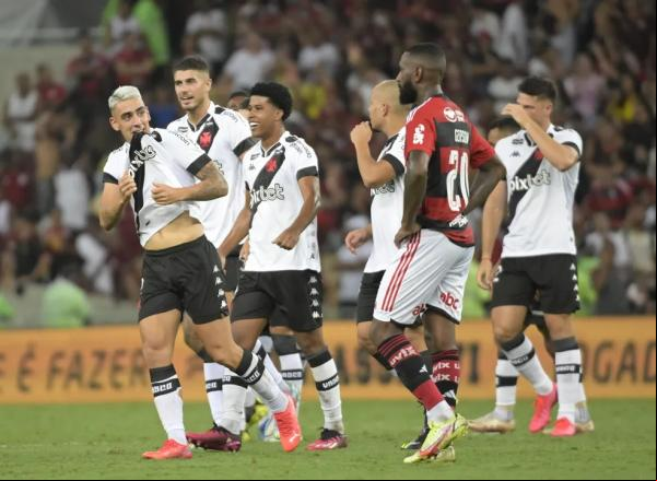 Vasco vence o Flamengo e está a uma vitória das semifinais.(Imagem:André Durão/ge )