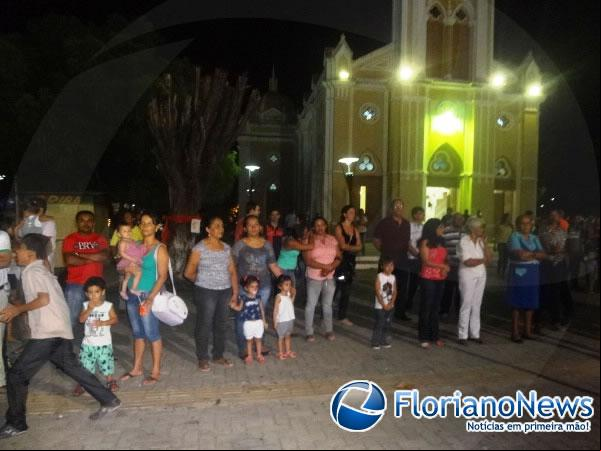 Apresentação do coral Feliz Idade marcou a abertura da Semana do Natal em Floriano.(Imagem:FlorianoNews)