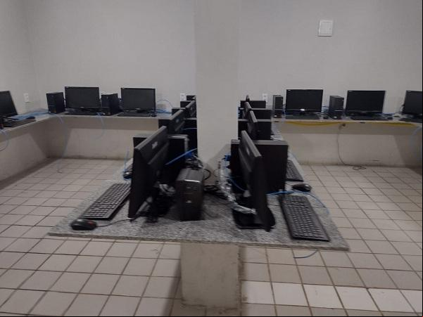 Reitoria Itinerante: istração superior inaugura laboratório de informática em Floriano(Imagem:FlorianoNews)