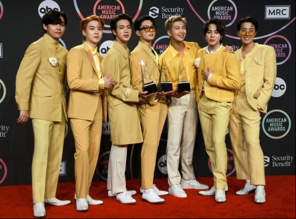 Os fãs do BTS poderão acompanhar pelas redes sociais o que cada um dos sete integrantes vai fazer durante o novo