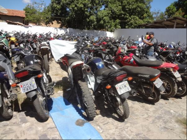 Pátio da 3ª CIRETRAN continua lotado de veículos irregulares.(Imagem:FlorianoNews)