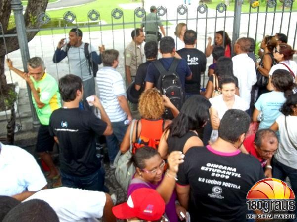 Invadiram até o Karnak.(Imagem:180graus)