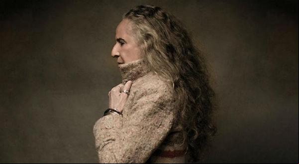 Em 2021, os seguidores de Maria Bethânia ouvirão o primeiro álbum com músicas inéditas gravado pela artista em estúdio desde Meus quintais (2014). Trata-se do primeiro disco da ca(Imagem:Reprodução)