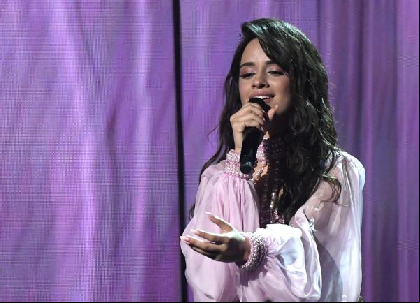 Camila Cabello canta no Grammy 2020(Imagem:KEVORK DJANSEZIAN / GETTY IMAGES NORTH AMERICA / A)