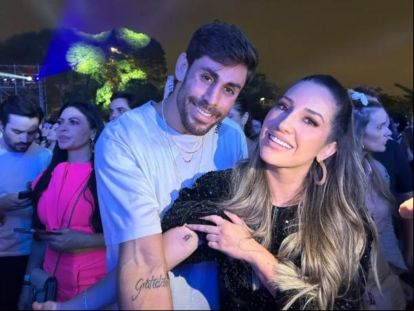 Amanda explica tatuagem que fez com Cara de Sapato: