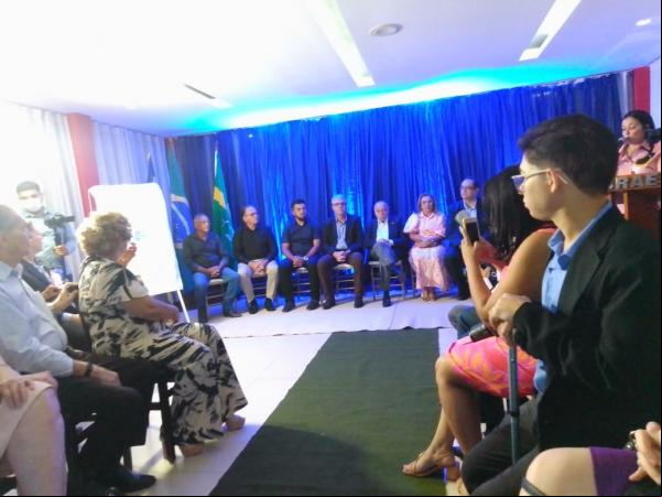 Empreendedores recebem medalha