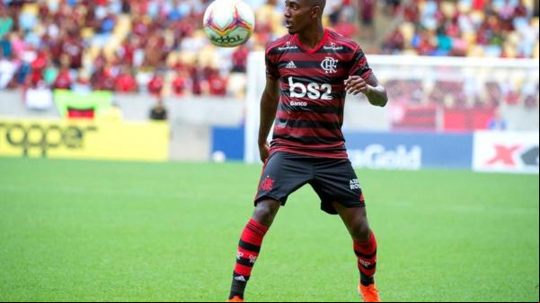 Lateral do Flamengo se envolve em acidente com vítima fatal no Rio(Imagem:Reprodução)
