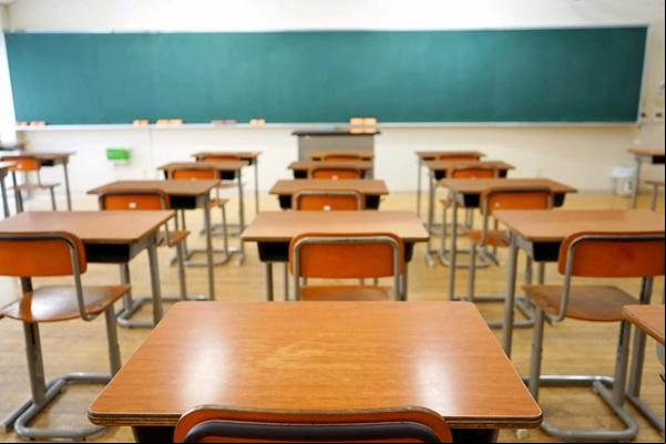 Implementação do Novo Ensino Médio trará mudanças significativas na educação brasileira, afetando estudantes de todas as séries até 2027.(Imagem:Shutterstock)