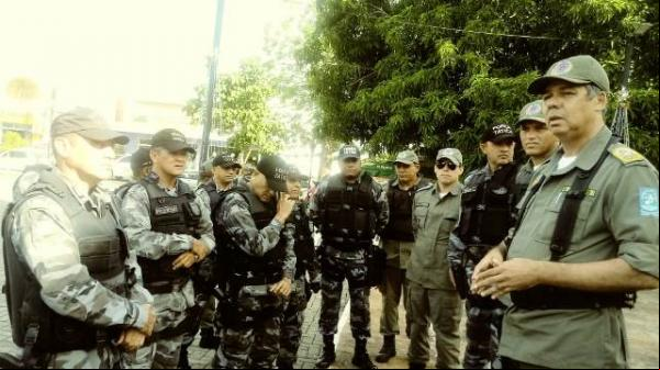 Lindomar Castilho se reúne com militares de Floriano e agradece trabalho do 3°BPM.(Imagem:FlorianoNews)