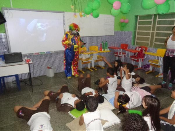 Na véspera do Dia das Crianças, Escola Pequeno Príncipe recebe visita do Palhaço Carrapeta.(Imagem:FlorianoNews)