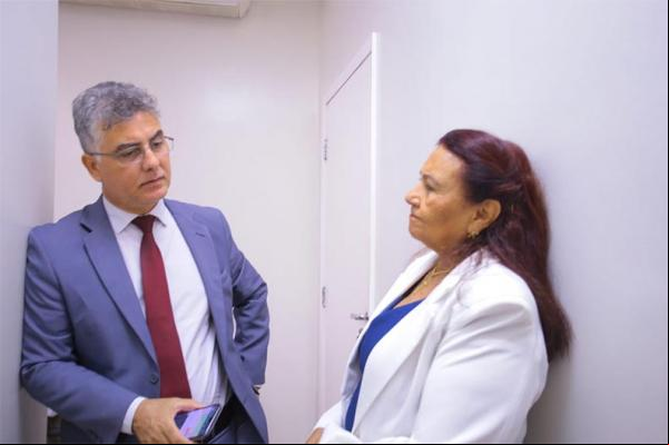 Presos denunciam maus-tratos, oferta de comida crua e pedem livros para OAB.(Imagem:Yasmim Cunha)