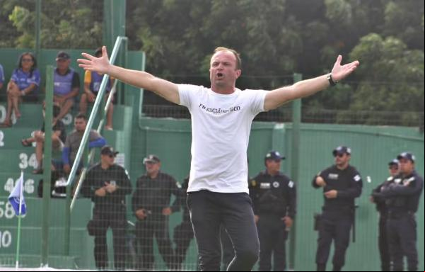 Fernando Agostini, ex-técnico do Corisabbá.(Imagem:Blog do Jonys)