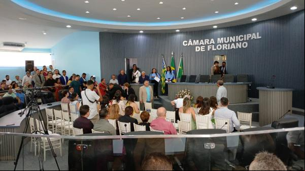 Floriano dá início ao novo ciclo istrativo com posse do prefeito, vice e vereadores(Imagem:FlorianoNews)