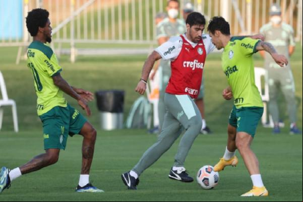 Seleções podem tirar Gómez e Weverton da fase decisiva do Paulistão no Palmeiras(Imagem:Cesar Greco)
