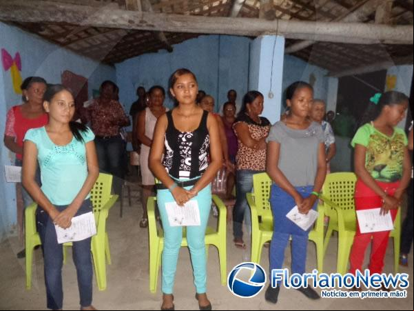 Comunidades rurais de Floriano encerraram festejos alusivos a Santa Teresinha.(Imagem:FlorianoNews)