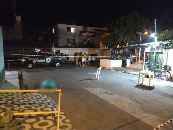 Analista judiciário do TJ-PI foi assassinado em um bar na Zona Sudeste de Teresina.(Imagem:Gil Oliveira/ TV Clube)