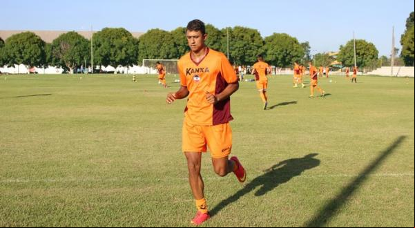 Diretoria estudar vender metade do e de Lucas Bacelar .(Imagem:Emanuele Madeira/GloboEsporte.com)