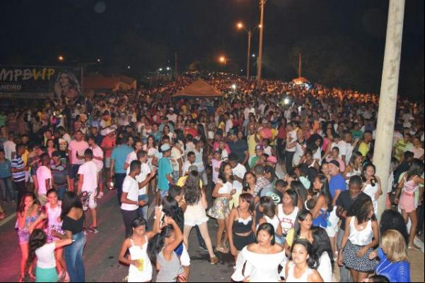 Florianenses lotam Avenida Beira Rio para festa de Reveillon.(Imagem:Secom)