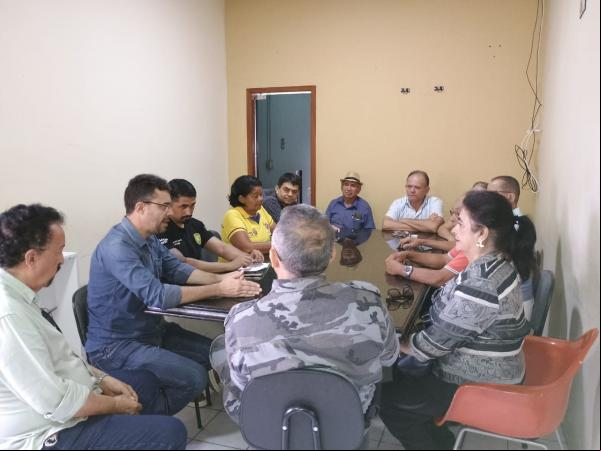 Autoridades, entidades e empresários se reúnem para discutir segurança em Floriano.(Imagem:FlorianoNews)