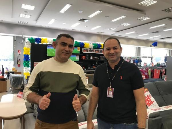 F. Costa e Chagas, gerente e subgerente da filial em Floriano,(Imagem:FlorianoNews)