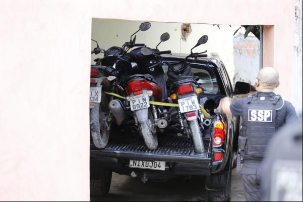 Polícia recupera motocicletas durante a Operação Apocalipse.(Imagem:Divulgação/Polícia Civil)