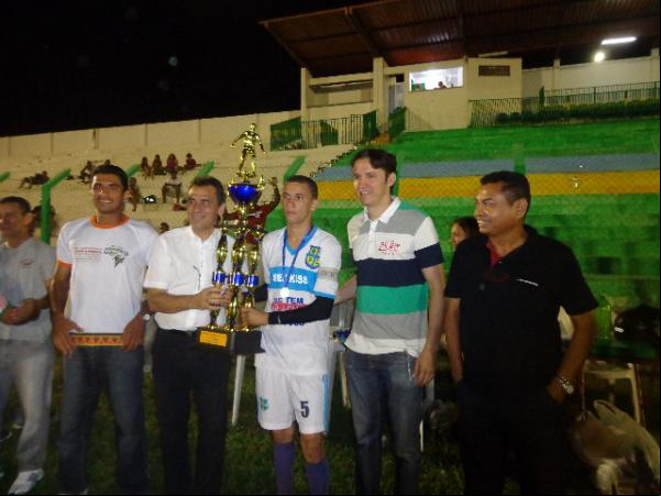 Reno vence 8 de Julho nos pênaltis e leva a melhor no Campeonato de Futebol Amador.(Imagem:FlorianoNews)
