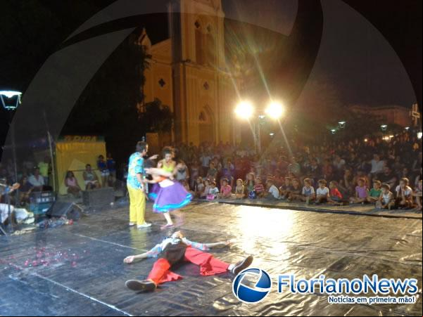 Projeto Palco Giratório apresentou espetáculo