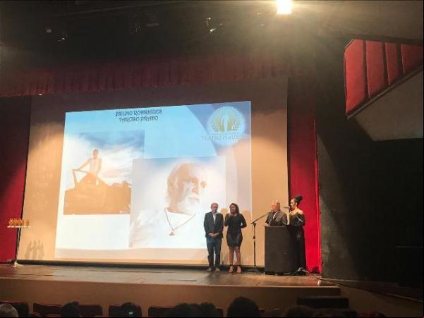 Giramundo Produções é premiada com troféu de melhor Maquiagem e caracterização(Imagem:Arquivo pessoal)